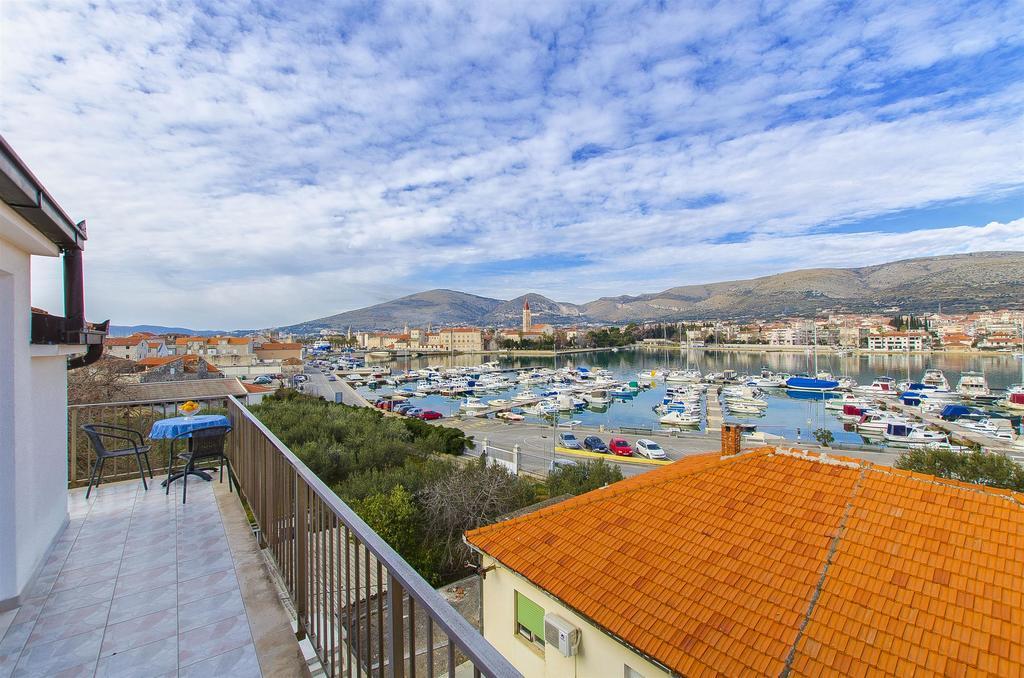 Apartments And Rooms Iva Trogir Luaran gambar