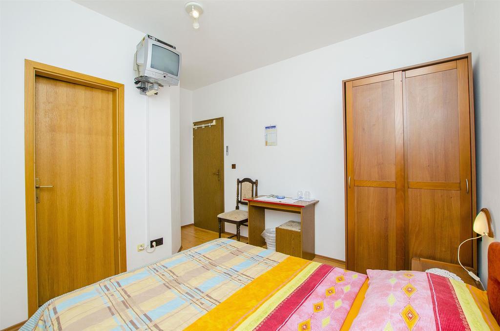 Apartments And Rooms Iva Trogir Luaran gambar