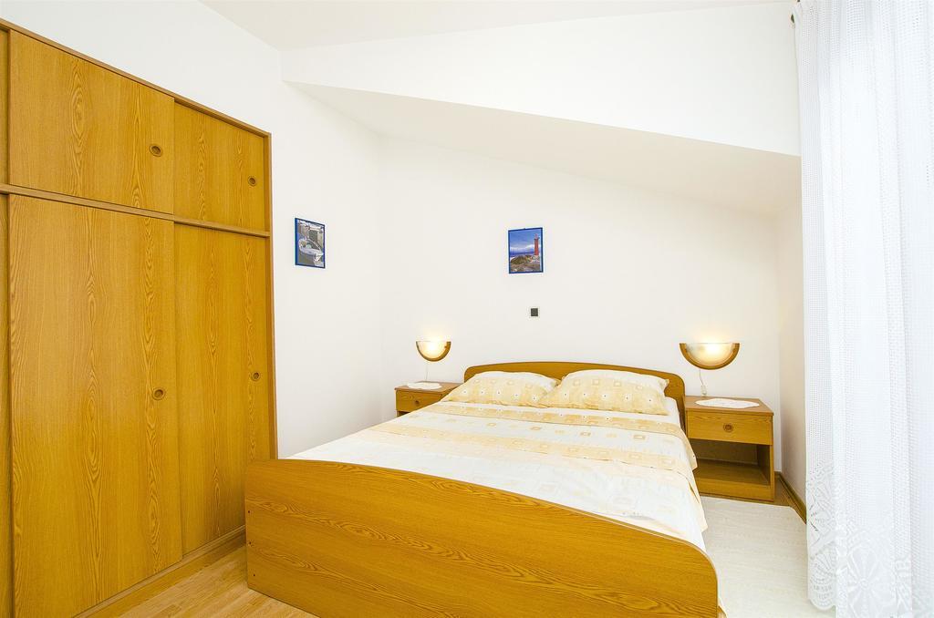 Apartments And Rooms Iva Trogir Luaran gambar