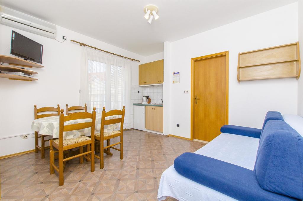 Apartments And Rooms Iva Trogir Luaran gambar