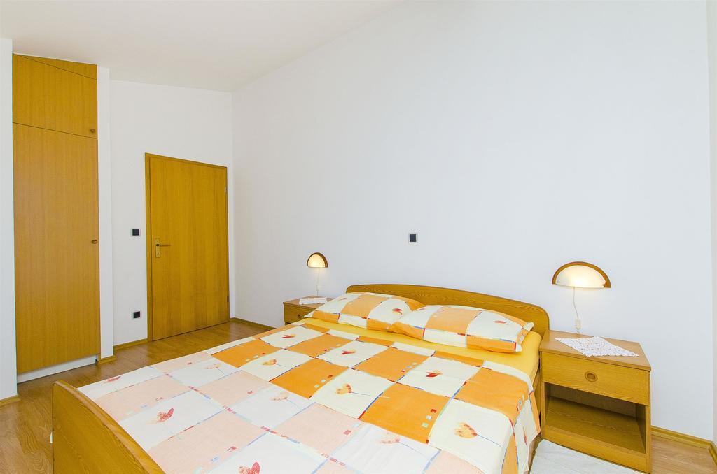 Apartments And Rooms Iva Trogir Luaran gambar