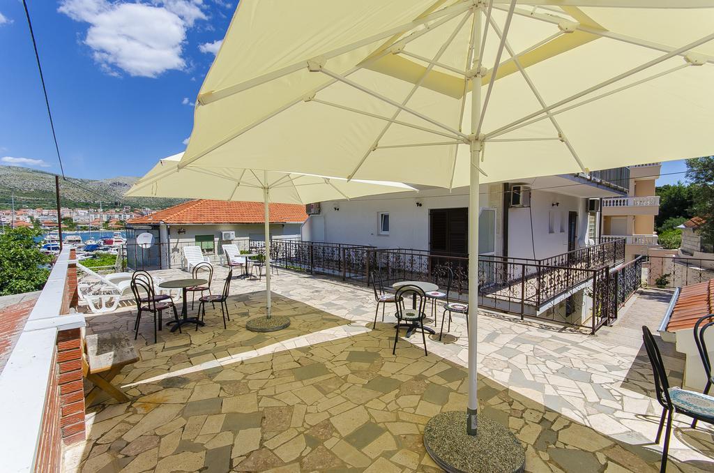 Apartments And Rooms Iva Trogir Luaran gambar
