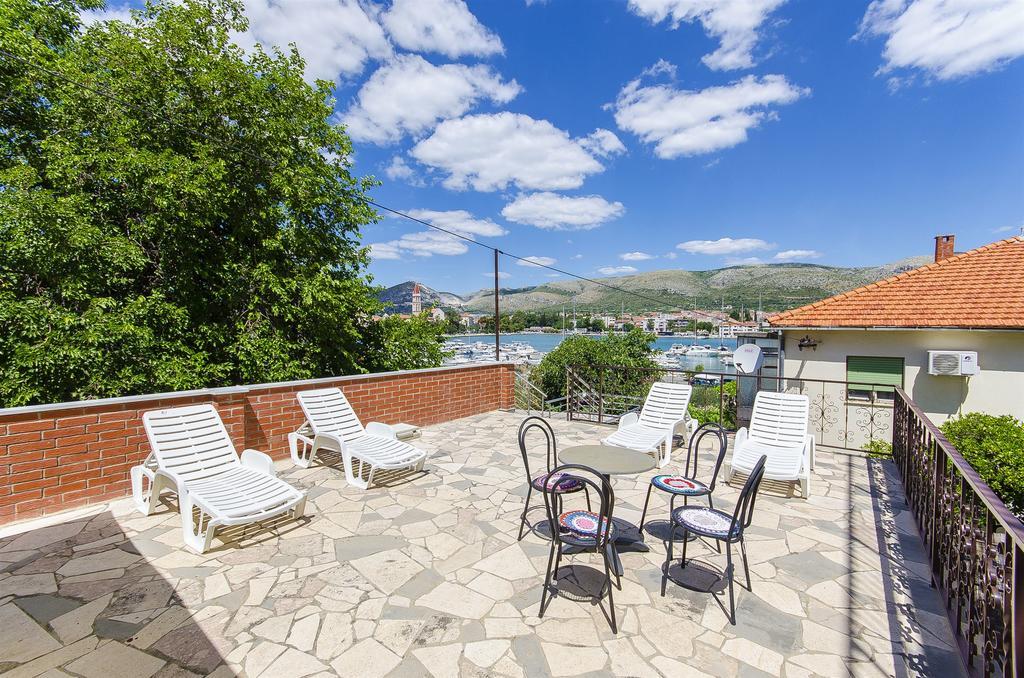 Apartments And Rooms Iva Trogir Luaran gambar