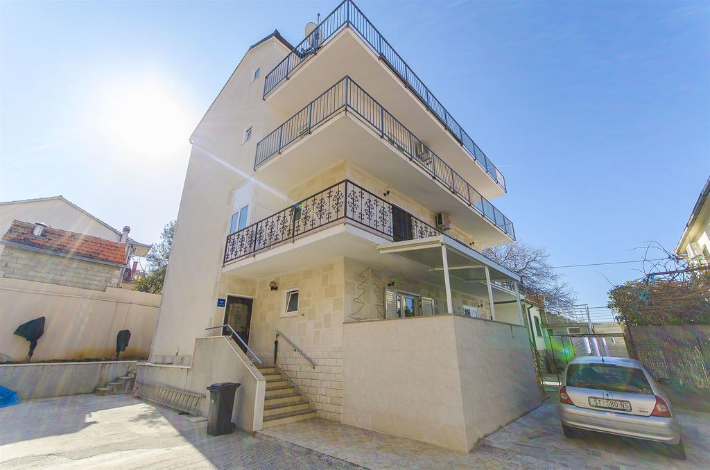Apartments And Rooms Iva Trogir Luaran gambar