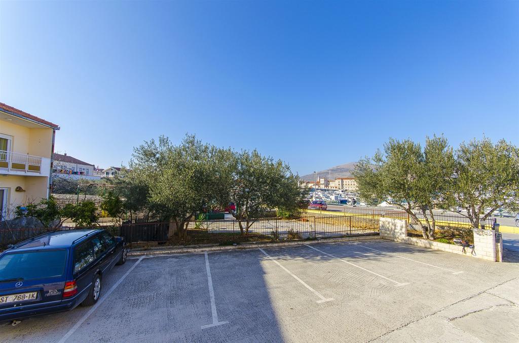 Apartments And Rooms Iva Trogir Luaran gambar
