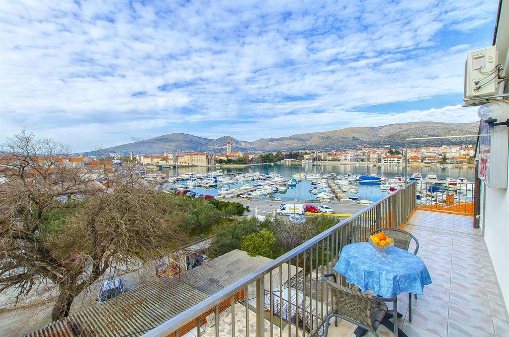 Apartments And Rooms Iva Trogir Luaran gambar
