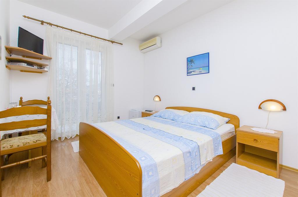 Apartments And Rooms Iva Trogir Luaran gambar