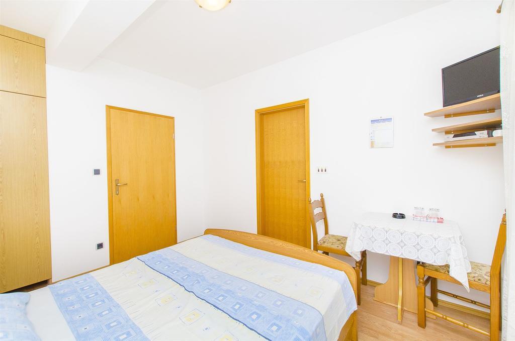 Apartments And Rooms Iva Trogir Luaran gambar