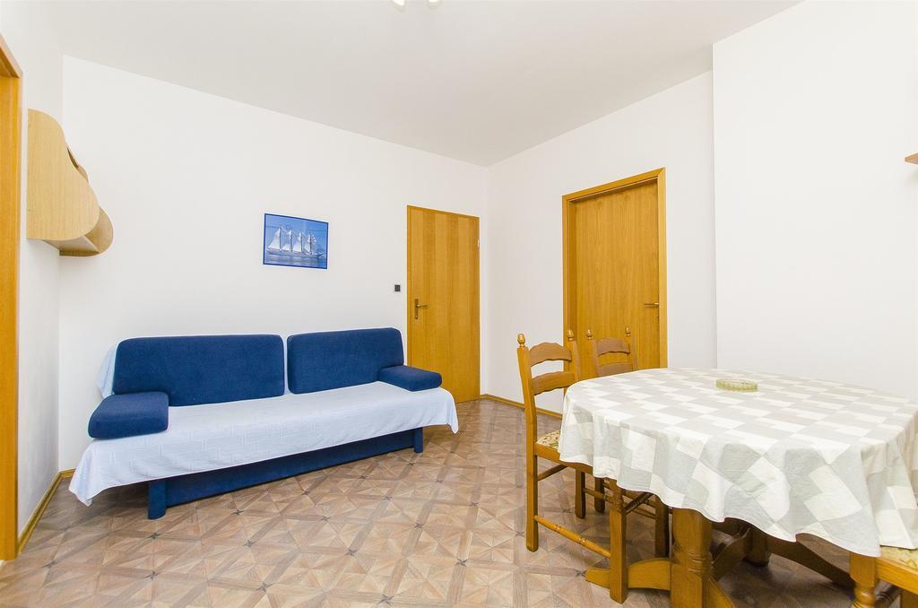 Apartments And Rooms Iva Trogir Luaran gambar