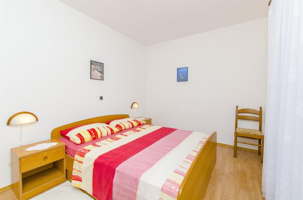 Apartments And Rooms Iva Trogir Luaran gambar