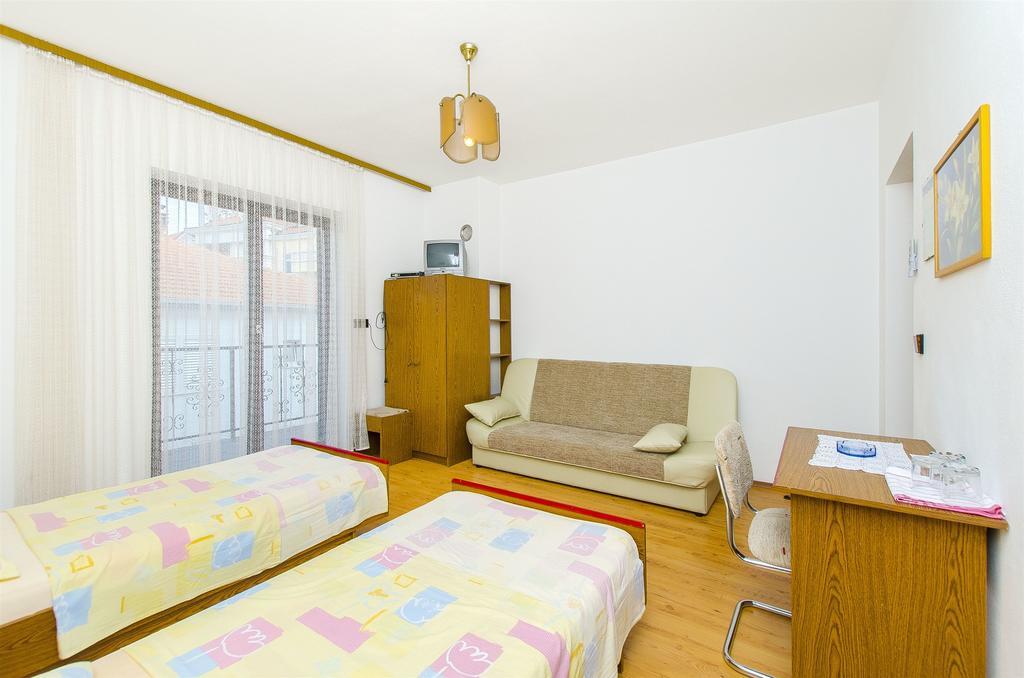 Apartments And Rooms Iva Trogir Luaran gambar