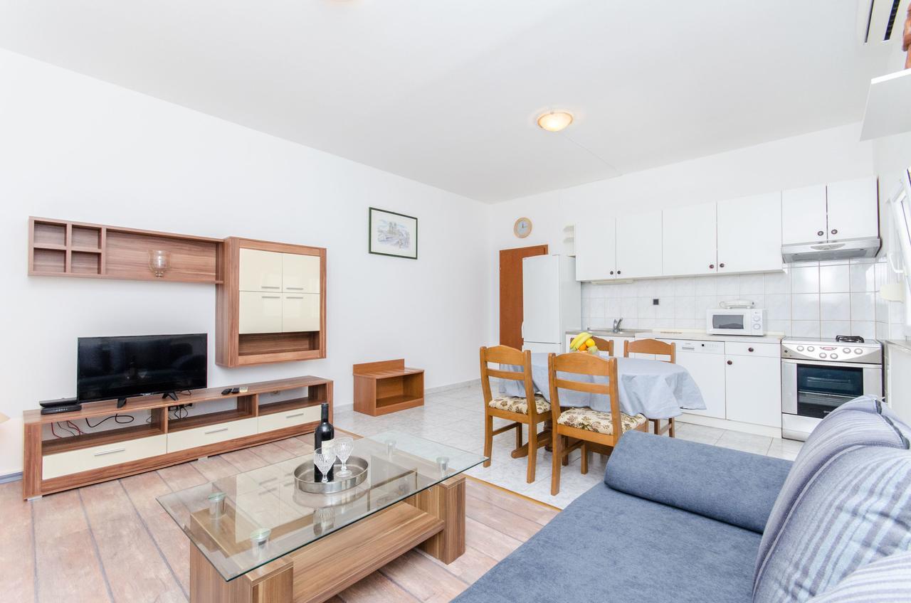 Apartments And Rooms Iva Trogir Luaran gambar