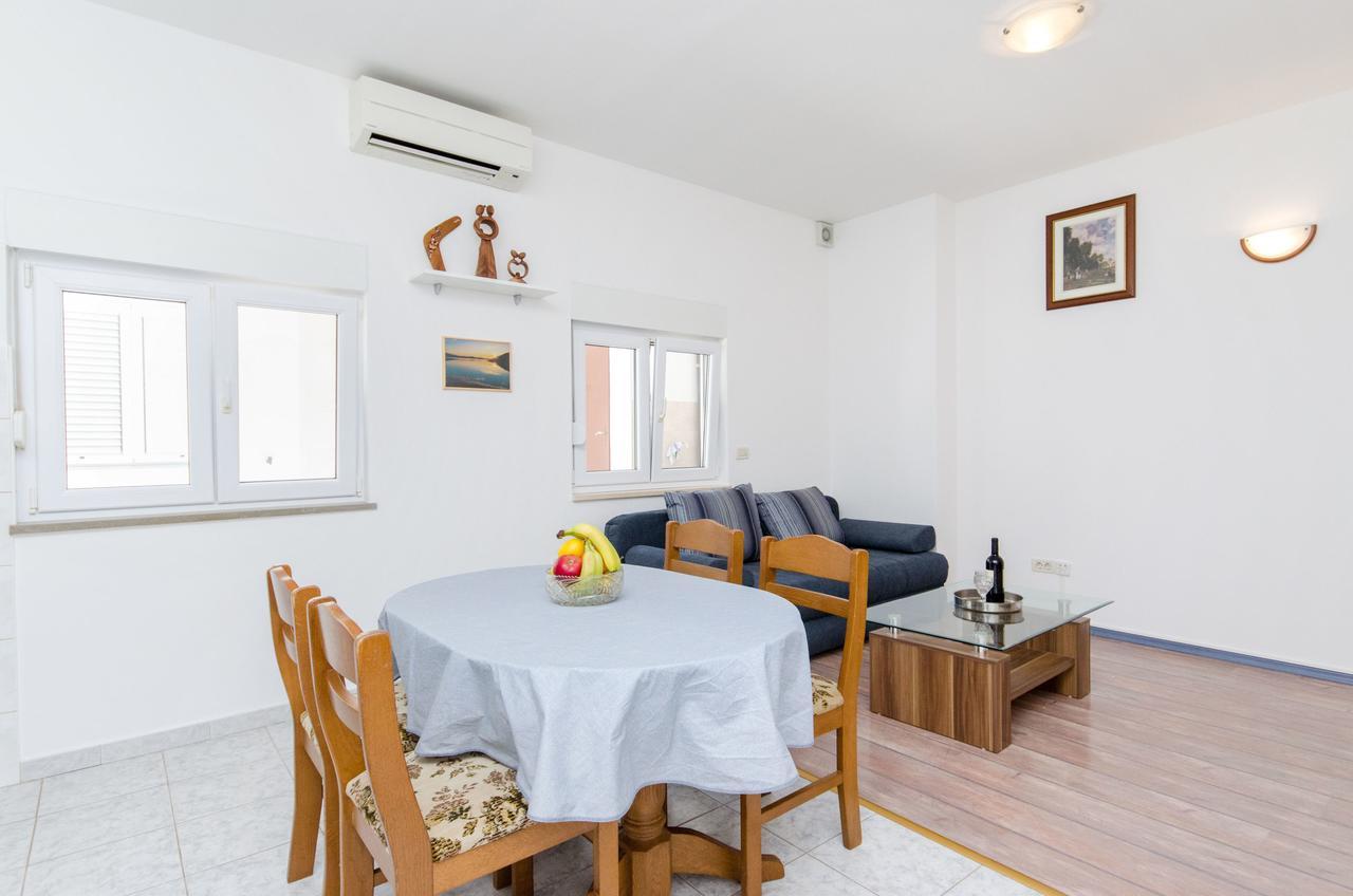 Apartments And Rooms Iva Trogir Luaran gambar