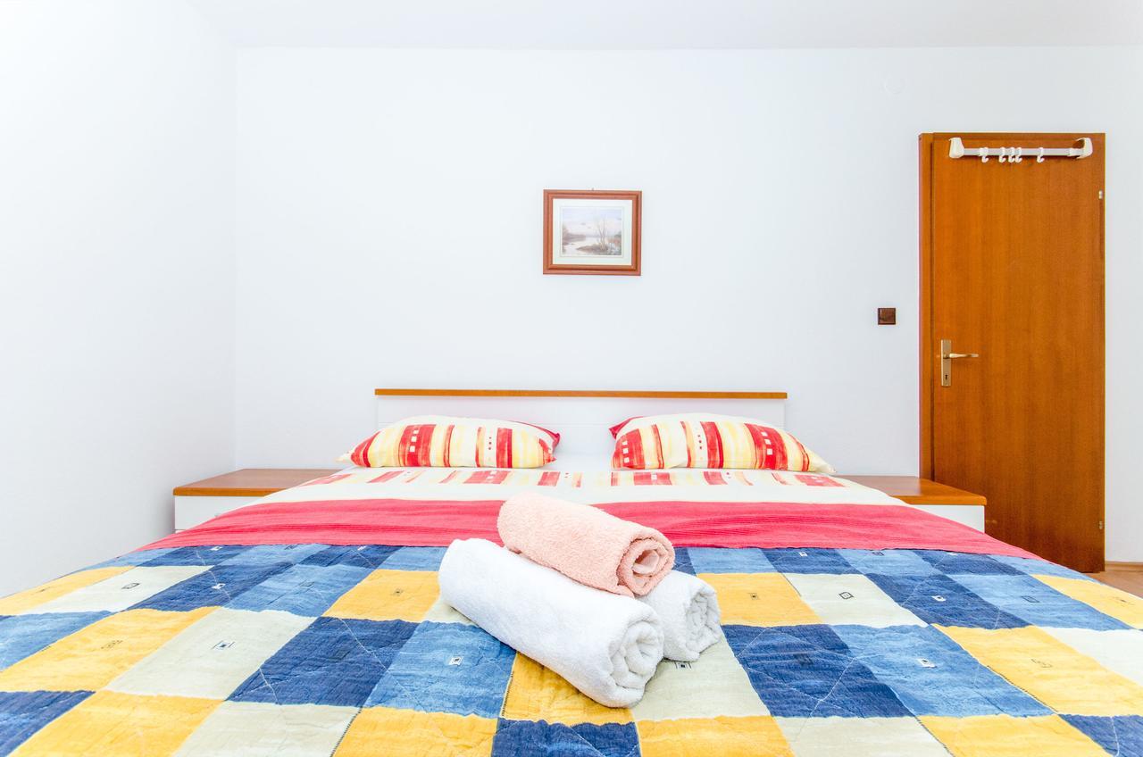 Apartments And Rooms Iva Trogir Luaran gambar